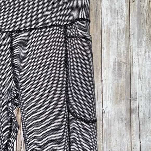 Victoria's Secret Sport Total Knockout Grey Dot Leggings - Picture 3 of 6